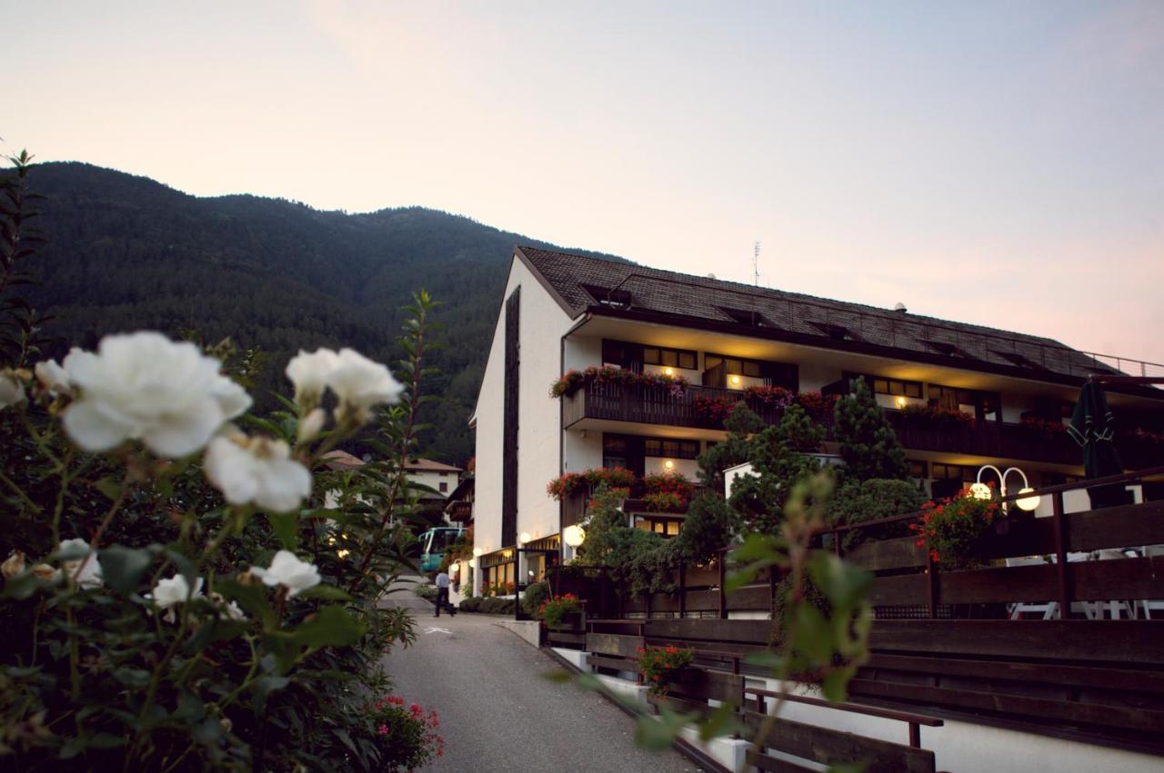 Pippo Hotel Terzolas Luaran gambar